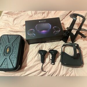 Meta Oculus Quest 128GB VR Headset - Black Stand And Carrying Case Included